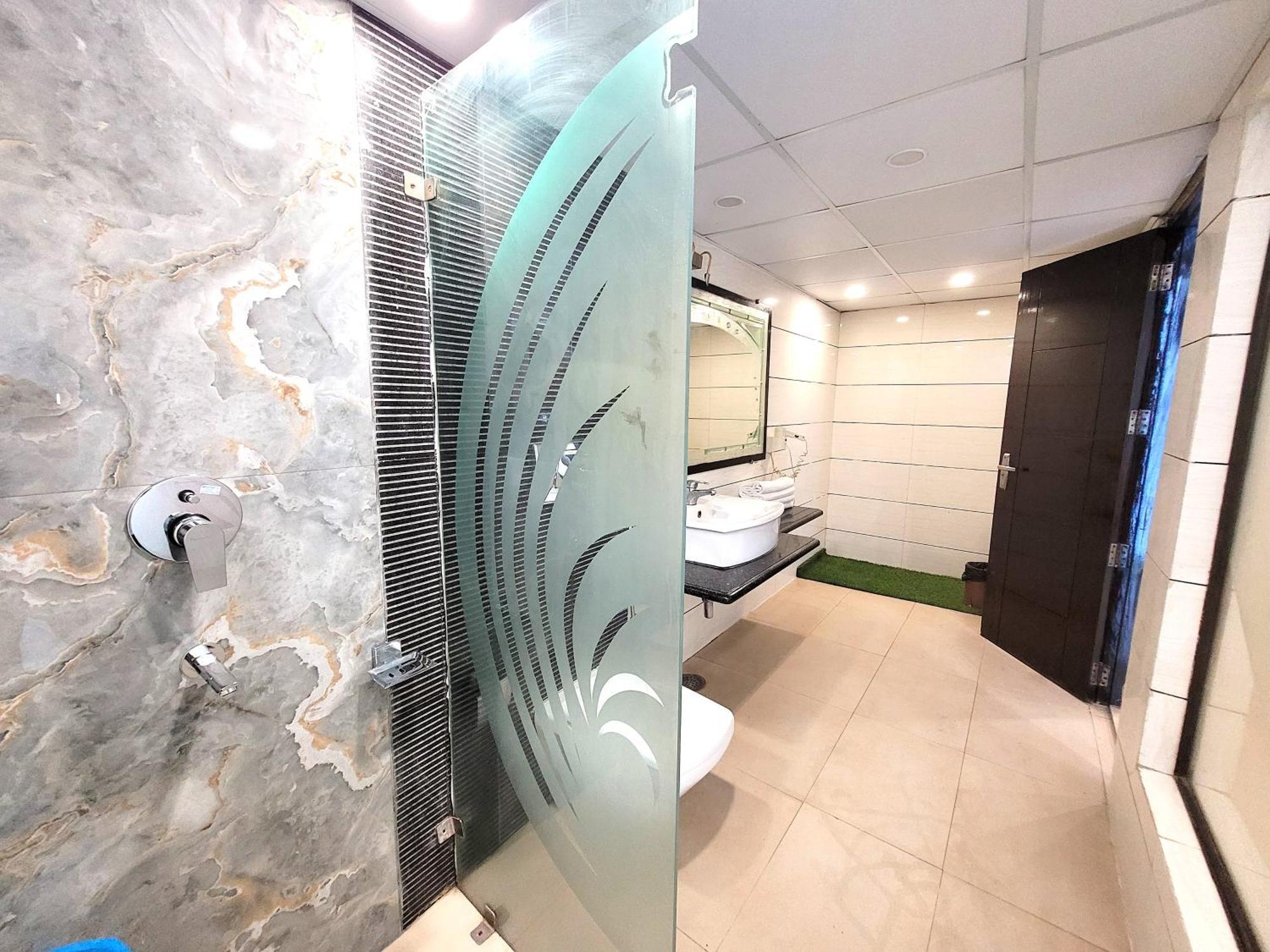 Hotel The Daanish Residency - Karol Bagh Új-Delhi Kültér fotó